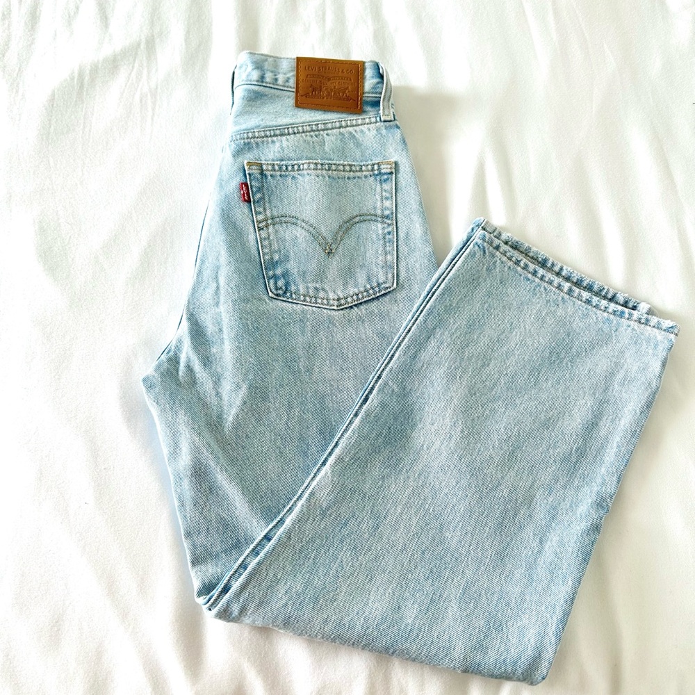 NEW Levis Ribcage jeans